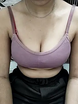 Snapshot of NAIRA5677 chatting on 10, 10, 2025 NAIRA5677 online show from 10, 10, 2025