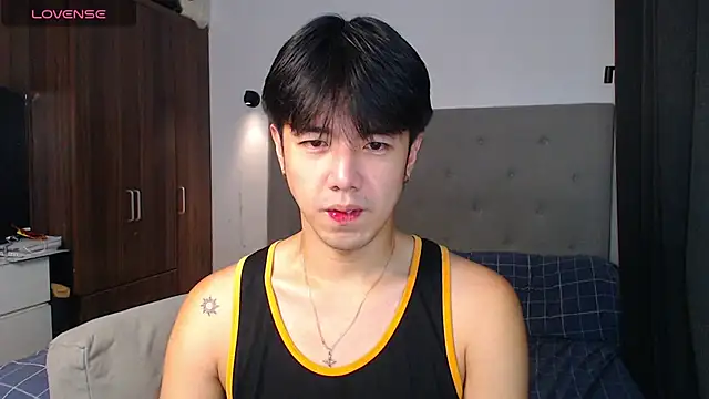 Snapshot of Addictiveboi chatting on 13, 11, 2025 Addictiveboi online show from 13, 11, 2025