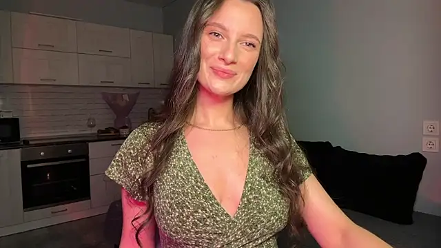 Snapshot of Luna_Raee chatting on 11, 11, 2025 Luna Raee online show from 11, 11, 2025