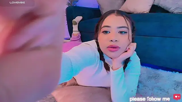 Snapshot of nicemiiaa7_ chatting on 2, 12, 2025 nicemiiaa7 online show from 2, 12, 2025