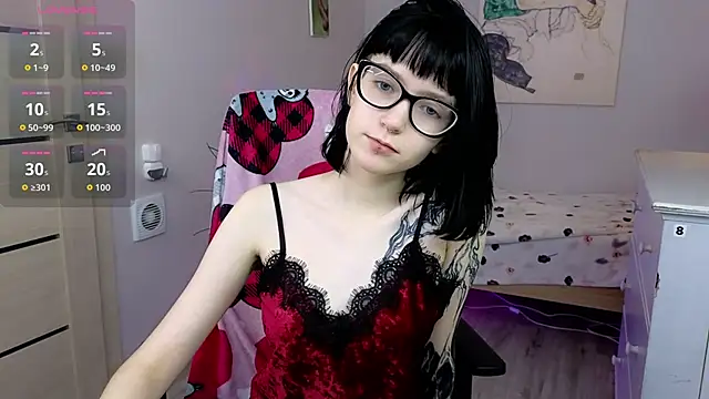 HazelTompson online show from 3, 10, 2025