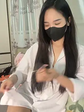 Snapshot of Dior_baby chatting on 2, 10, 2025 Dior baby online show from 2, 10, 2025