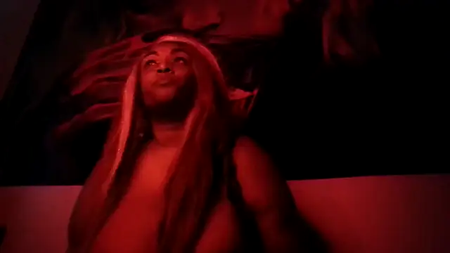 Snapshot of Nisha_Benz chatting on 3, 11, 2025 Nisha Benz online show from 3, 11, 2025