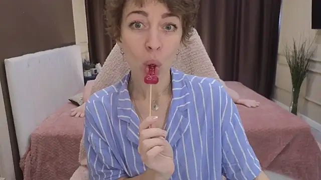 Snapshot of daniellia_ chatting on 22, 9, 2025 daniellia  online show from 22, 9, 2025