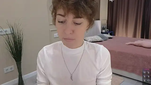 Snapshot of daniellia_ chatting on 12, 10, 2025 daniellia  online show from 12, 10, 2025