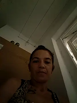 Snapshot of alinaalinutzq chatting on 23, 9, 2025 alinaalinutzq online show from 23, 9, 2025