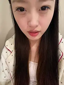 MengMeng0515 online show from 22, 4, 2026