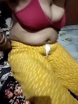 Snapshot of beena01 chatting on 18, 4, 2026 beena01 online show from 18, 4, 2026