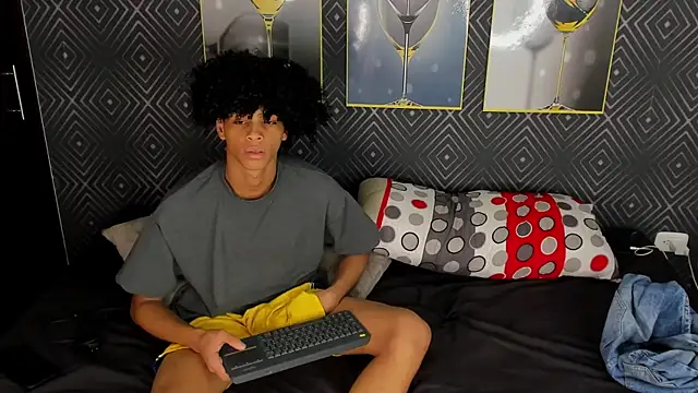 Violet Dream2 online show from 25, 2, 2026