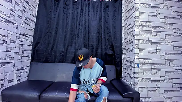 Crazy Cult Sex online show from 6, 11, 2025