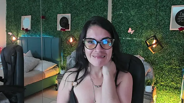 Snapshot of Linagh_ chatting on 2, 2, 2026 Linagh online show from 2, 2, 2026