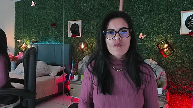 Snapshot of Linagh_ chatting on 5, 2, 2026 Linagh online show from 5, 2, 2026