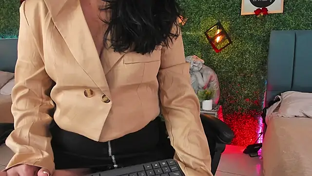 Snapshot of Linagh_ chatting on 9, 2, 2026 Linagh online show from 9, 2, 2026