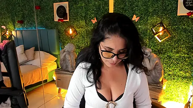 Snapshot of Linagh_ chatting on 18, 2, 2026 Linagh online show from 18, 2, 2026