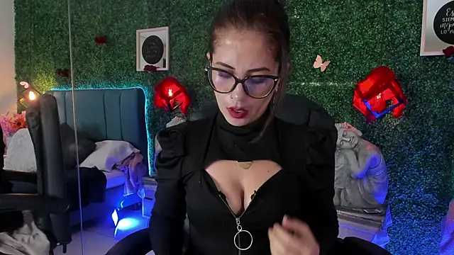 Snapshot of Linagh_ chatting on 31, 3, 2026 Linagh online show from 31, 3, 2026