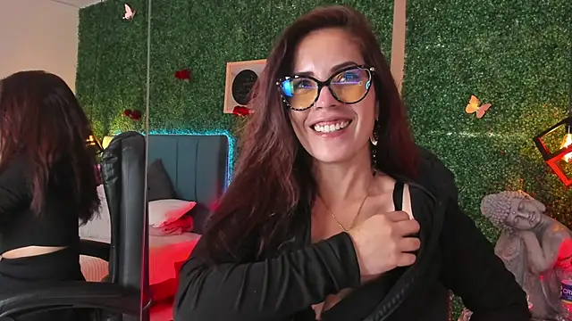 Snapshot of Linagh_ chatting on 16, 4, 2026 Linagh online show from 16, 4, 2026