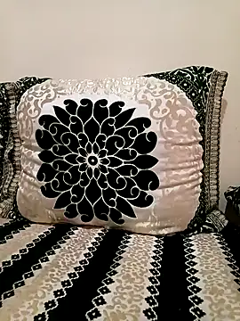 Snapshot of Mroma89six chatting on 3, 12, 2025 Mroma89six online show from 3, 12, 2025