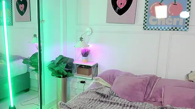 Zoe Lynch  online show from 13, 3, 2026