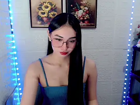 Snapshot of lovelysassy chatting on 12, 10, 2025 lovelysassy online show from 12, 10, 2025