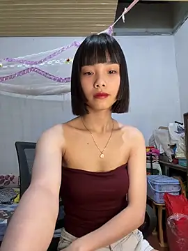 Snapshot of andymi1 chatting on 11, 4, 2026 andymi1 online show from 11, 4, 2026