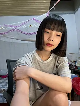 Snapshot of andymi1 chatting on 15, 4, 2026 andymi1 online show from 15, 4, 2026