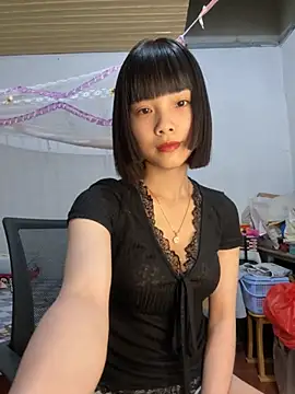 Snapshot of andymi1 chatting on 15, 4, 2026 andymi1 online show from 15, 4, 2026