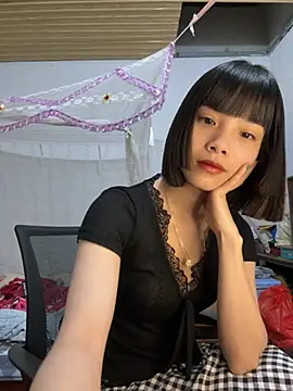 Snapshot of andymi1 chatting on 16, 4, 2026 andymi1 online show from 16, 4, 2026