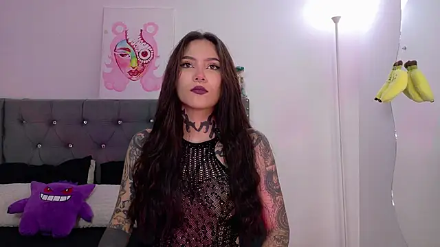 sara queen10 online show from 27, 10, 2025