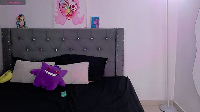 sara queen10 online show from 29, 10, 2025