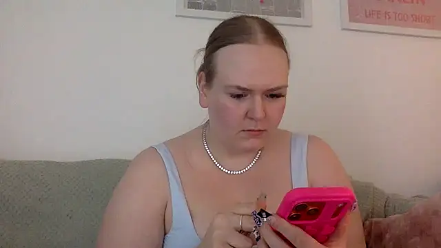Snapshot of gracelovesxx chatting on 17, 6, 2026 gracelovesxx online show from 17, 6, 2026