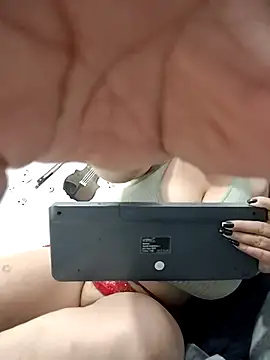 Snapshot of AlexxiaaMat chatting on 6, 11, 2025 AlexxiaaMat online show from 6, 11, 2025