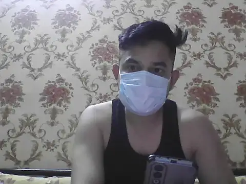 Snapshot of NIVAN_7251 chatting on 15, 9, 2025 NIVAN 7251 online show from 15, 9, 2025