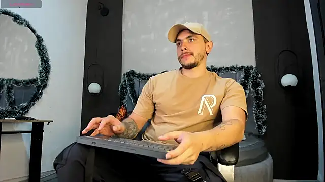 Liam walk  online show from 20, 12, 2025