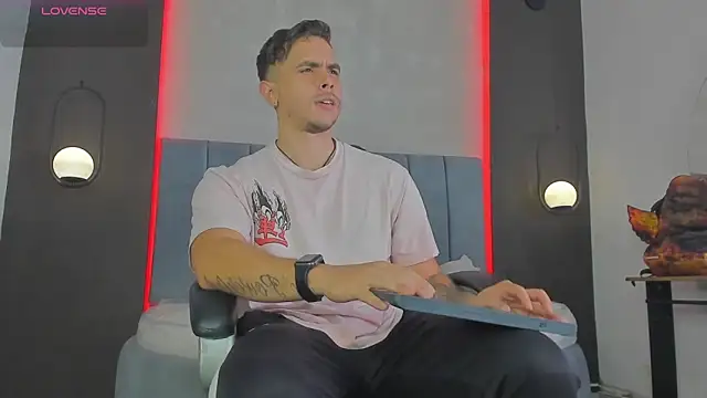 Liam walk  online show from 29, 3, 2026