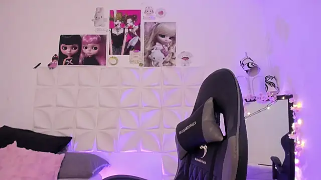 JuliethMoss online show from 4, 12, 2025