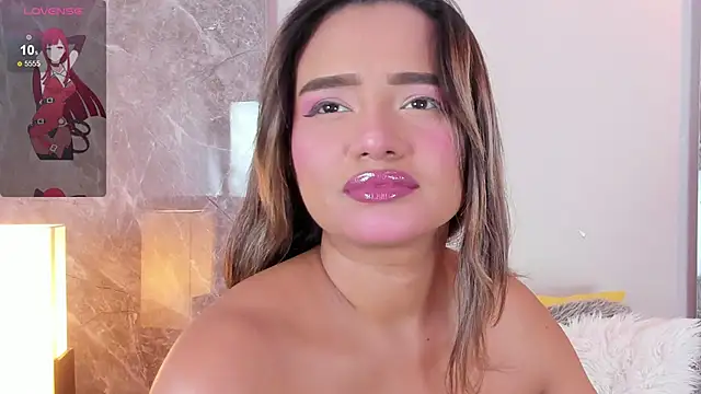 Emma hunter  online show from 7, 11, 2025