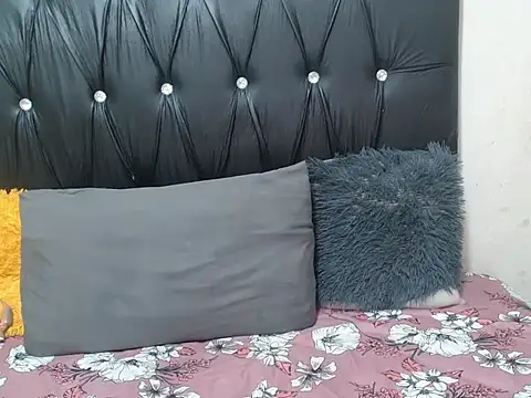 Lsnickykhanyile online show from 10, 11, 2025