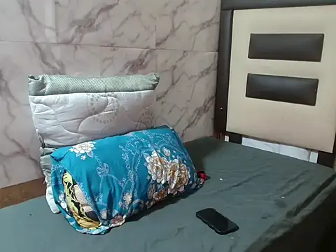 Lsnickykhanyile online show from 14, 12, 2025