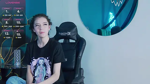 Snapshot of RavennMoonn chatting on 13, 9, 2025 RavennMoonn online show from 13, 9, 2025