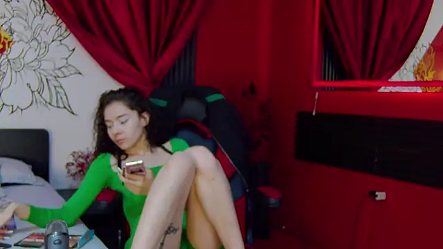 Snapshot of RavennMoonn chatting on 3, 10, 2025 RavennMoonn online show from 3, 10, 2025