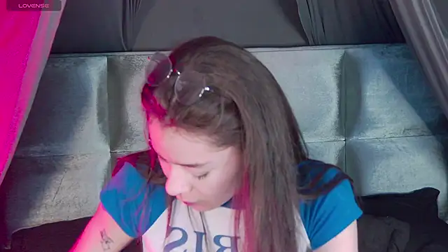 Snapshot of RavennMoonn chatting on 8, 10, 2025 RavennMoonn online show from 8, 10, 2025