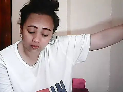 Snapshot of Pinay_Chubby20 chatting on 16, 4, 2026 Pinay Chubby20 online show from 16, 4, 2026