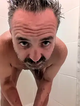 Snapshot of cloudymatt chatting on 9, 9, 2025 cloudymatt online show from 9, 9, 2025