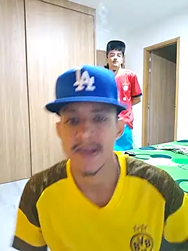 Snapshot of skinny23cm chatting on 3, 12, 2024 skinny23cm online show from 3, 12, 2024