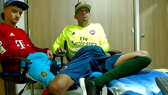 Snapshot of skinny23cm chatting on 10, 12, 2024 skinny23cm online show from 10, 12, 2024