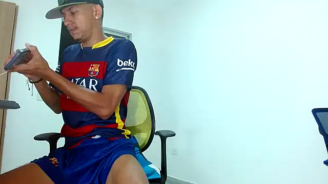 Snapshot of skinny23cm chatting on 13, 3, 2025 skinny23cm online show from 13, 3, 2025