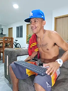 Snapshot of skinny23cm chatting on 20, 3, 2025 skinny23cm online show from 20, 3, 2025