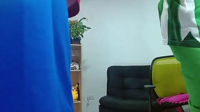 Snapshot of skinny23cm chatting on 10, 11, 2025 skinny23cm online show from 10, 11, 2025