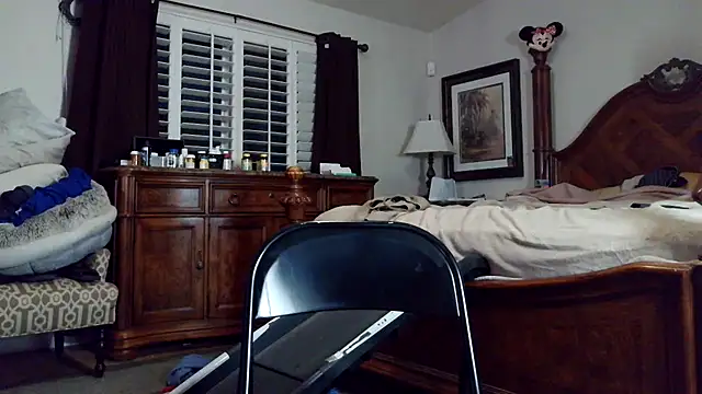 Snapshot of DERTYLAY chatting on 27, 4, 2026 DERTYLAY online show from 27, 4, 2026
