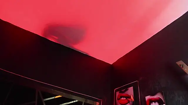 EmilyDuran  online show from 11, 4, 2026